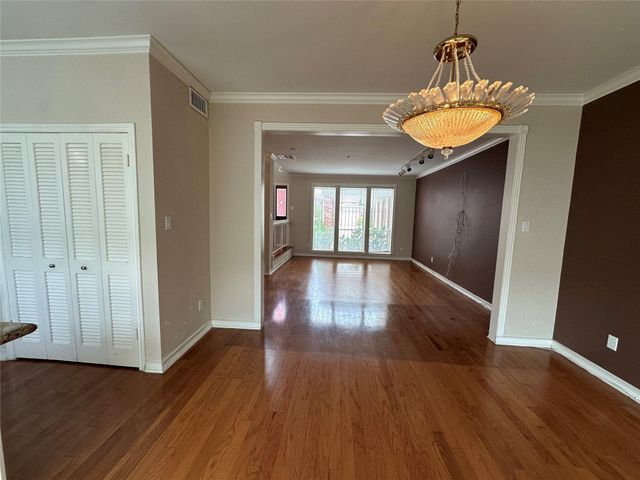 5849 Sugar Hill Drive, Houston, TX 77057