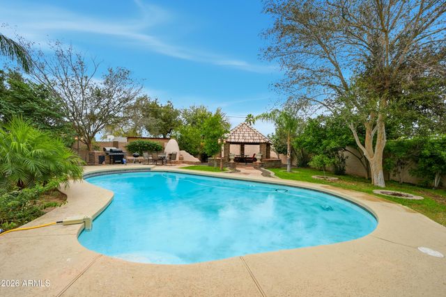 4528 E HOBART Street, Mesa, AZ 85205