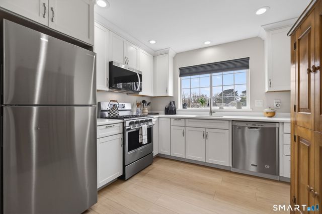 560 Silver Sands Road 904, East Haven, CT 06512