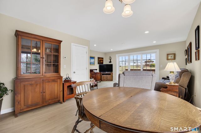 560 Silver Sands Road 904, East Haven, CT 06512