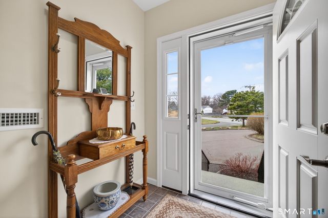 560 Silver Sands Road 904, East Haven, CT 06512