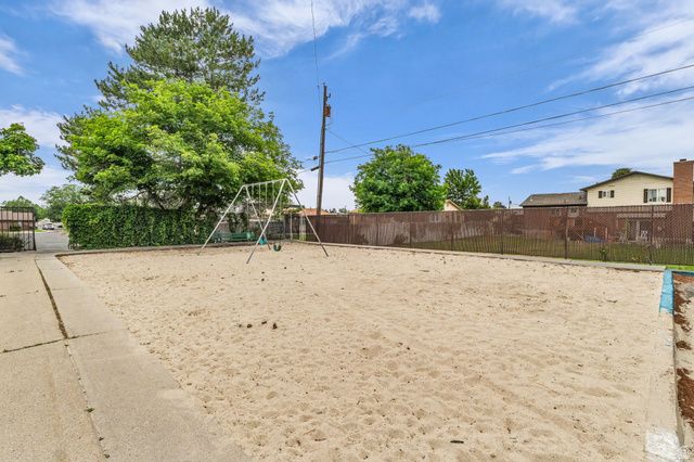 200 W GARDEN PARK DR, Orem, UT 84057