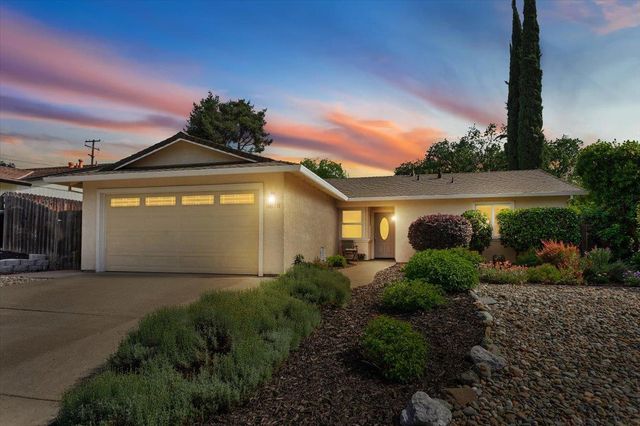 8678 Pardillo Ave, Orangevale, CA 95662