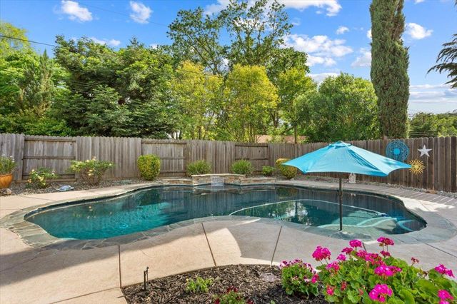 8678 Pardillo Ave, Orangevale, CA 95662