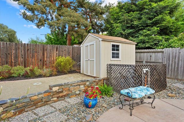 8678 Pardillo Ave, Orangevale, CA 95662