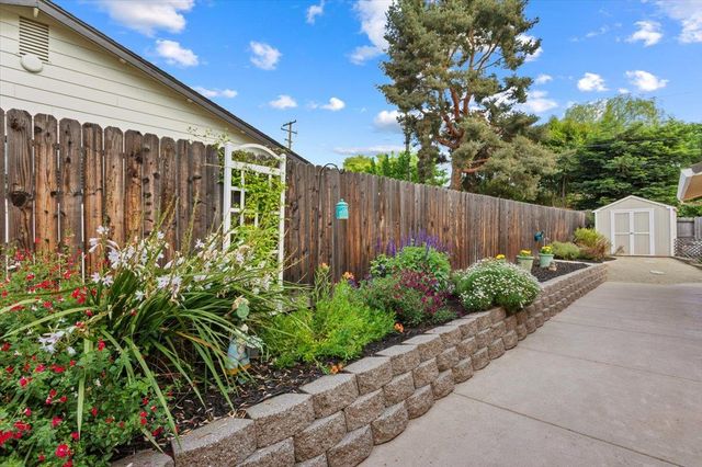 8678 Pardillo Ave, Orangevale, CA 95662