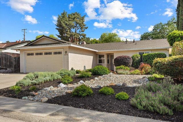 8678 Pardillo Ave, Orangevale, CA 95662