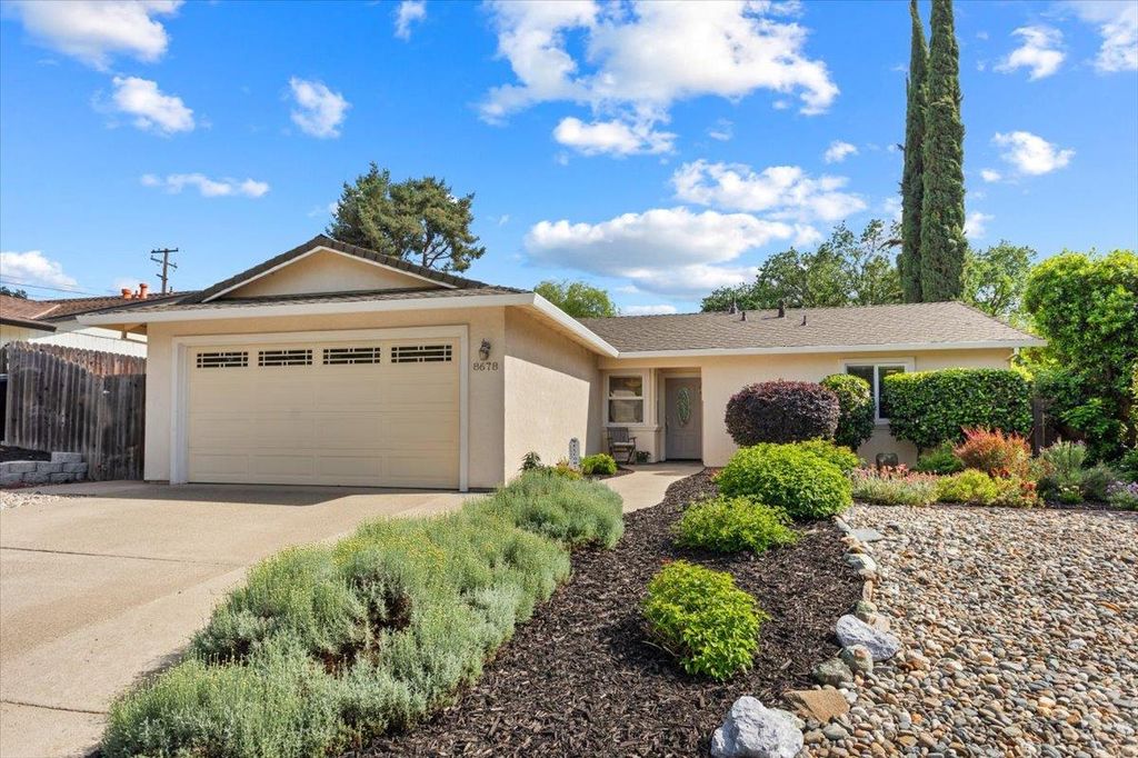 8678 Pardillo Ave, Orangevale, CA 95662