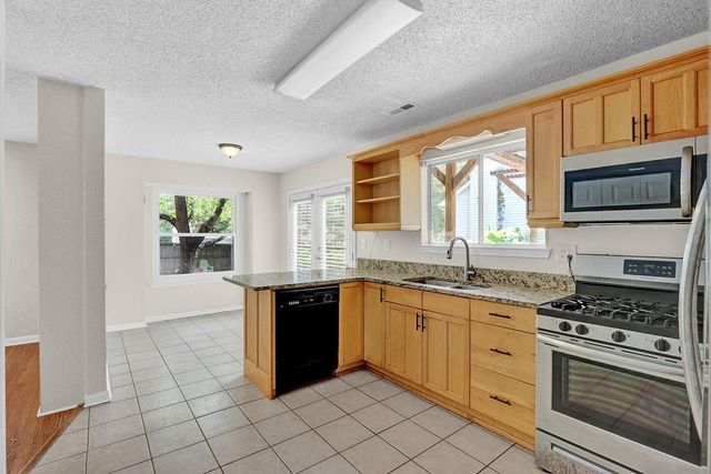 2155 Towne Manor Drive NW, Kennesaw, GA 30144