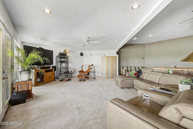 10189 W PINEAIRE Drive, Sun City, AZ 85351