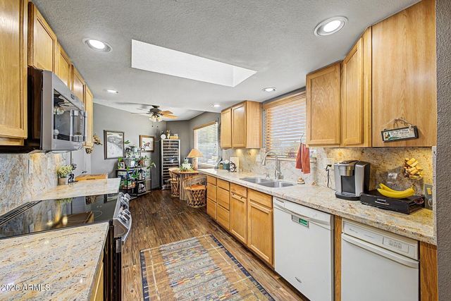 10189 W PINEAIRE Drive, Sun City, AZ 85351