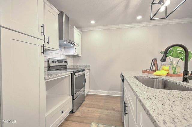 1527 Gray Station Sulpher Springs Road, Jonesborough, TN 37659