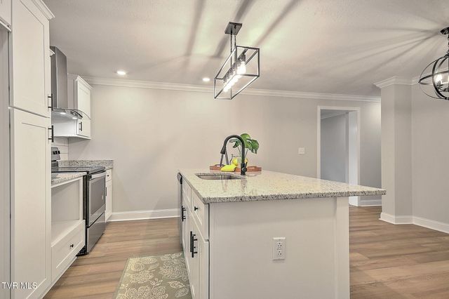 1527 Gray Station Sulpher Springs Road, Jonesborough, TN 37659