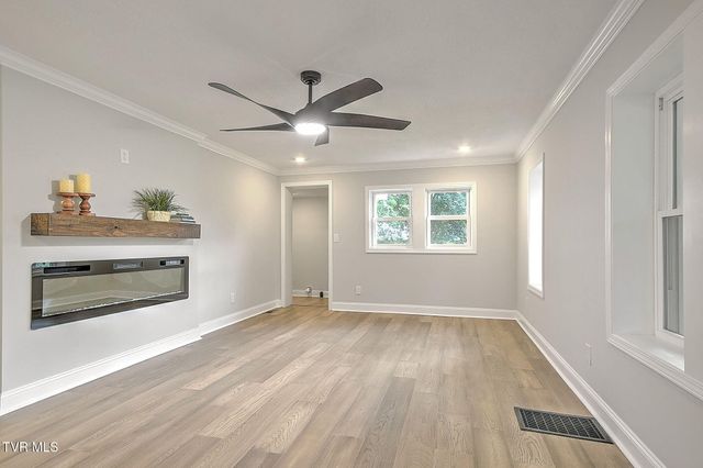 1527 Gray Station Sulpher Springs Road, Jonesborough, TN 37659