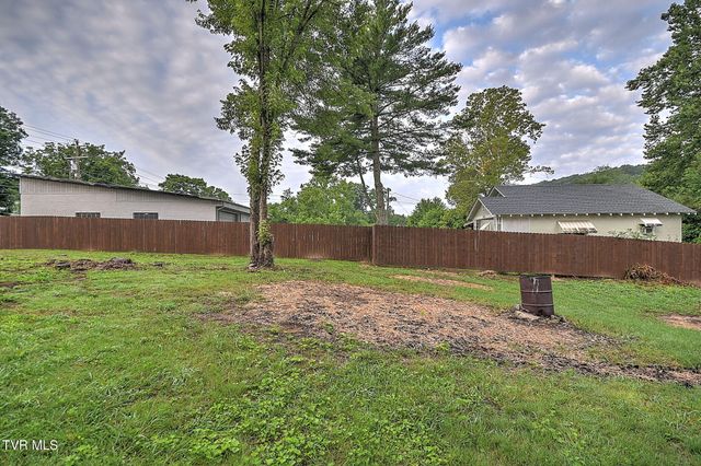 1527 Gray Station Sulpher Springs Road, Jonesborough, TN 37659