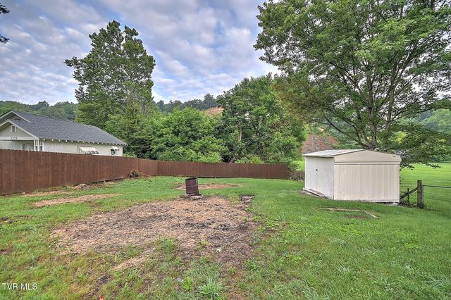 1527 Gray Station Sulpher Springs Road, Jonesborough, TN 37659