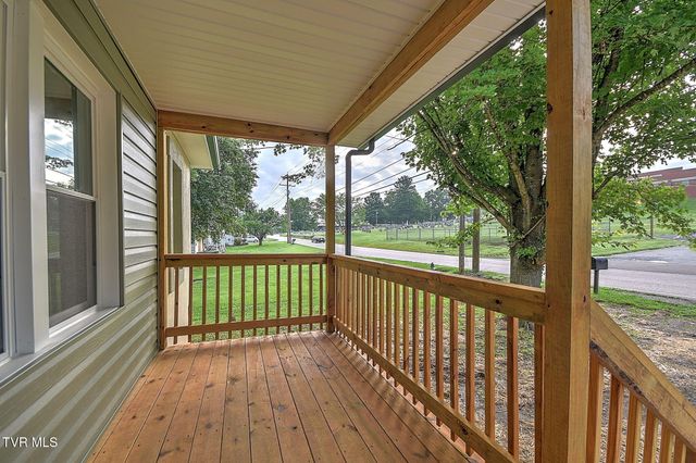 1527 Gray Station Sulpher Springs Road, Jonesborough, TN 37659