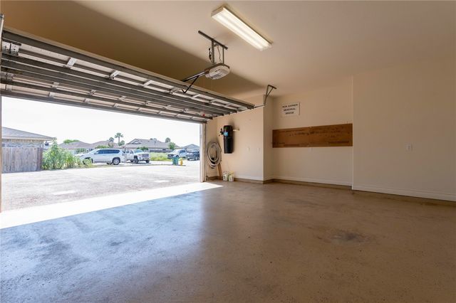 13918 Windjammer Dr, Corpus Christi, TX 78418