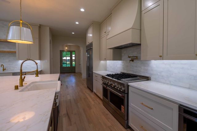 3250 Lancelot Drive, Dallas, TX 75229