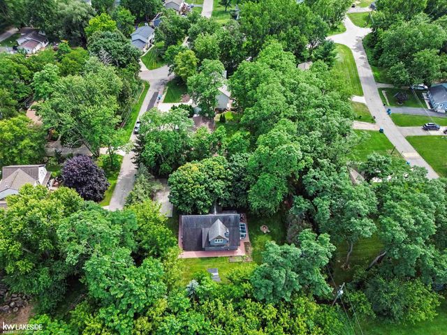 4691 Camelina Street, Commerce Twp, MI 48382