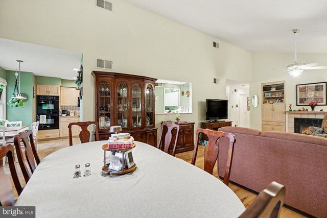82 FAIRWAY DR, Camp Hill, PA 17011