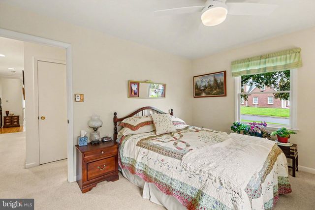 82 FAIRWAY DR, Camp Hill, PA 17011
