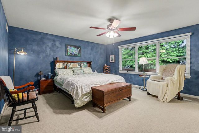 82 FAIRWAY DR, Camp Hill, PA 17011