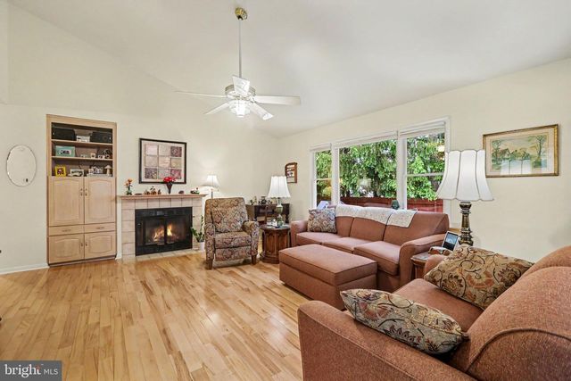 82 FAIRWAY DR, Camp Hill, PA 17011