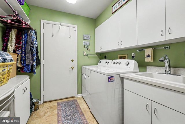 82 FAIRWAY DR, Camp Hill, PA 17011