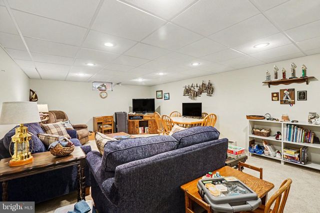 82 FAIRWAY DR, Camp Hill, PA 17011
