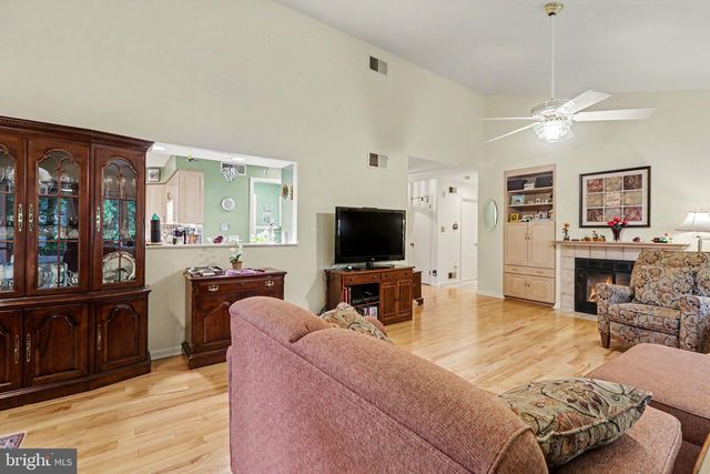 82 FAIRWAY DR, Camp Hill, PA 17011