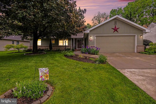 82 FAIRWAY DR, Camp Hill, PA 17011