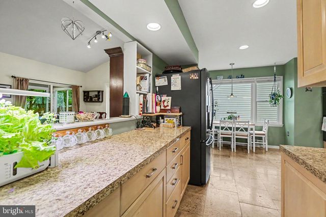 82 FAIRWAY DR, Camp Hill, PA 17011