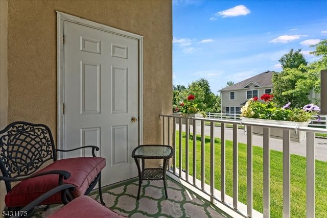 17 Lara Pl, Warren Twp., NJ 07059