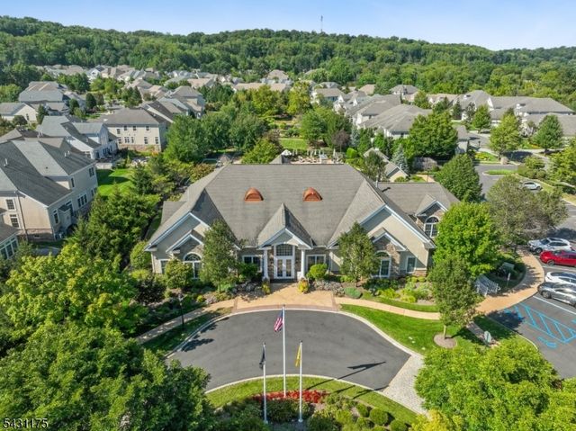 17 Lara Pl, Warren Twp., NJ 07059