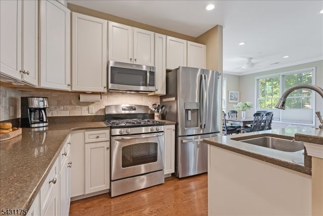 17 Lara Pl, Warren Twp., NJ 07059
