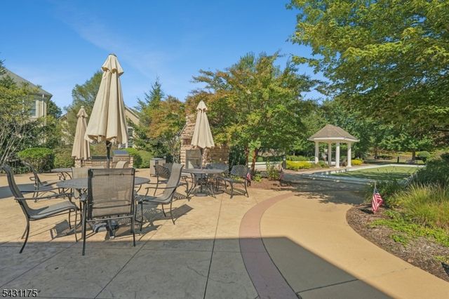 17 Lara Pl, Warren Twp., NJ 07059