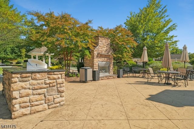 17 Lara Pl, Warren Twp., NJ 07059