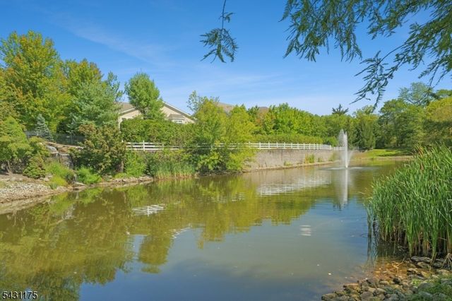 17 Lara Pl, Warren Twp., NJ 07059