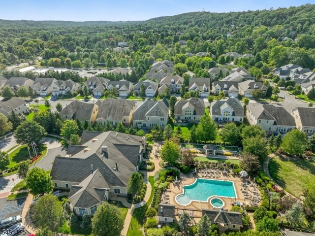 17 Lara Pl, Warren Twp., NJ 07059