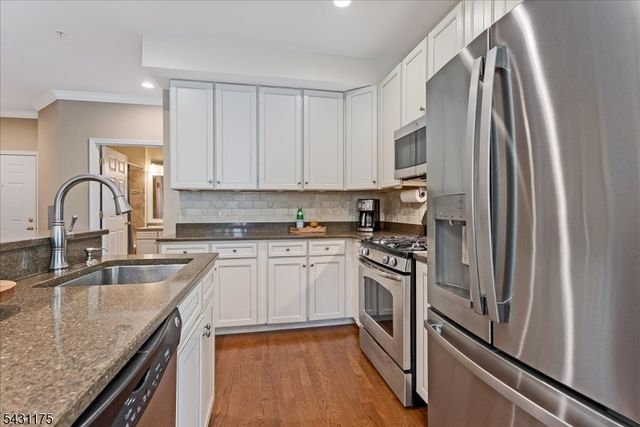 17 Lara Pl, Warren Twp., NJ 07059