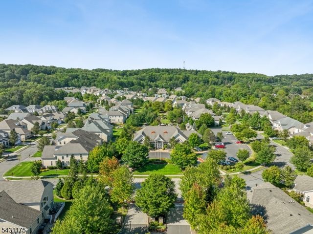 17 Lara Pl, Warren Twp., NJ 07059