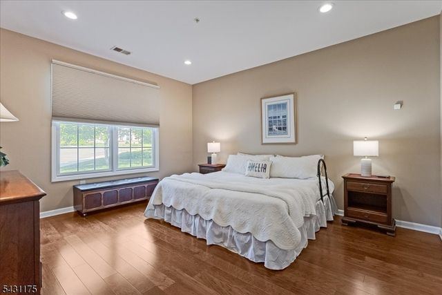 17 Lara Pl, Warren Twp., NJ 07059