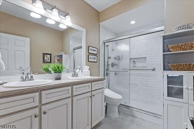 17 Lara Pl, Warren Twp., NJ 07059