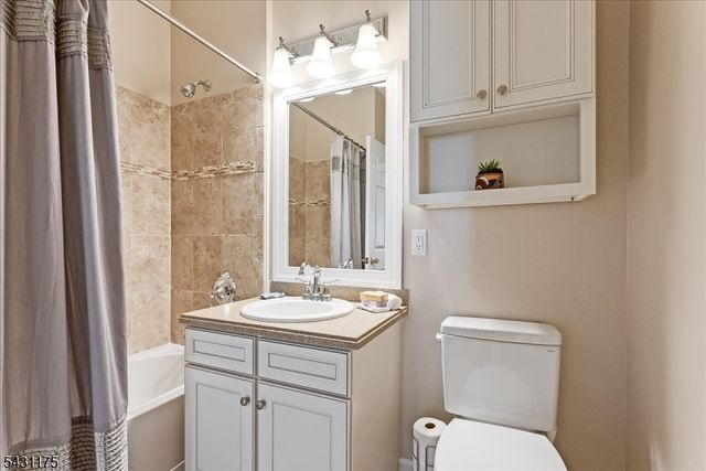 17 Lara Pl, Warren Twp., NJ 07059