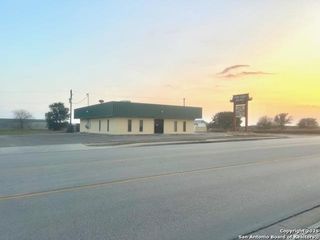 301 W FM 351, Beeville, TX 78102