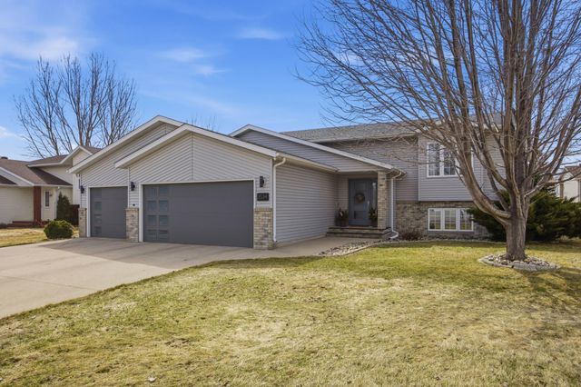 3534 42nd Avenue S, Fargo, ND 58104