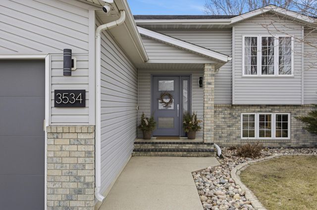 3534 42nd Avenue S, Fargo, ND 58104