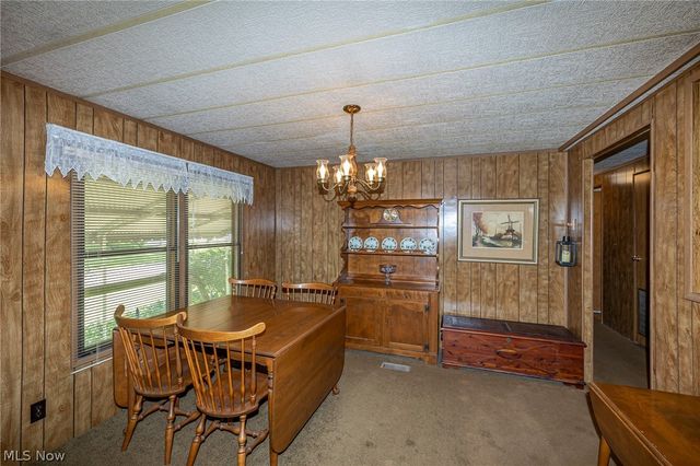 4 Overland Drive, Olmsted Twp, OH 44138
