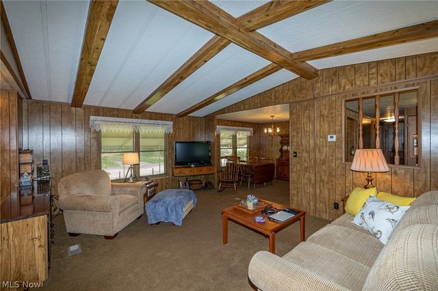 4 Overland Drive, Olmsted Twp, OH 44138